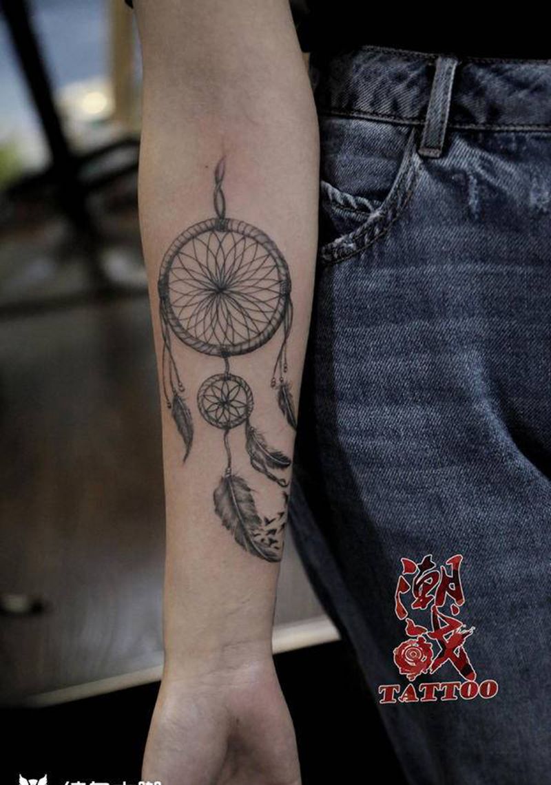 捕梦网纹身图片_手臂点刺纹身图案