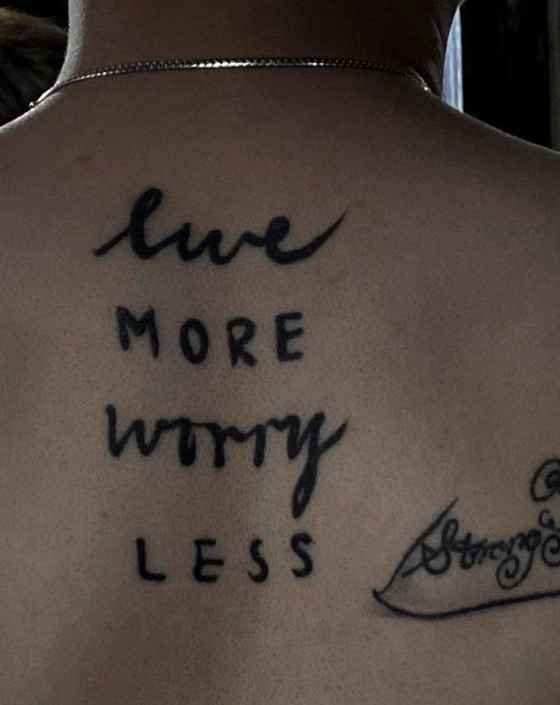 遮盖纹身图片_背部欧美写实纹身图案