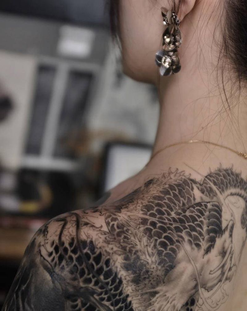 龍纹身图片_手臂肩部新传统纹身图案