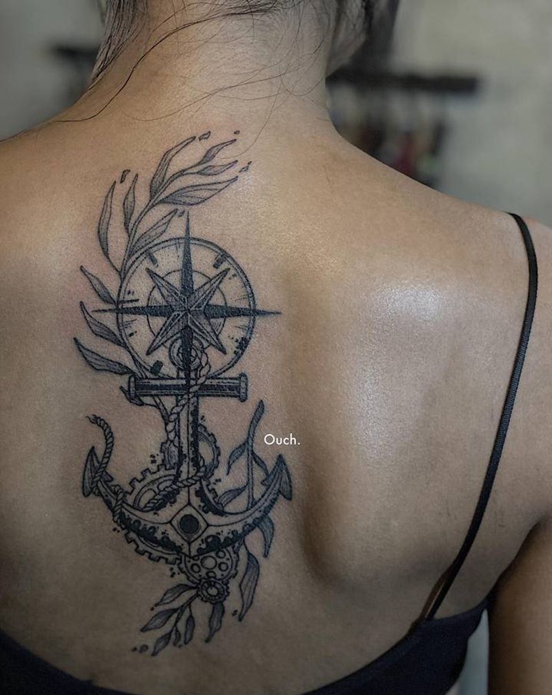 船锚罗盘纹身图片_背部纹身图案