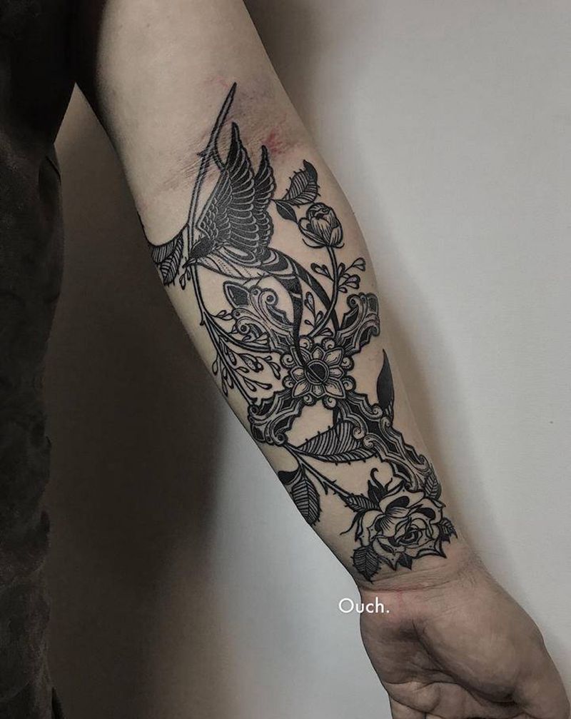 十字架纹身图片_手臂纹身图案