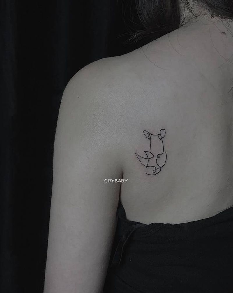 犀牛线条纹身图片_背部纹身图案