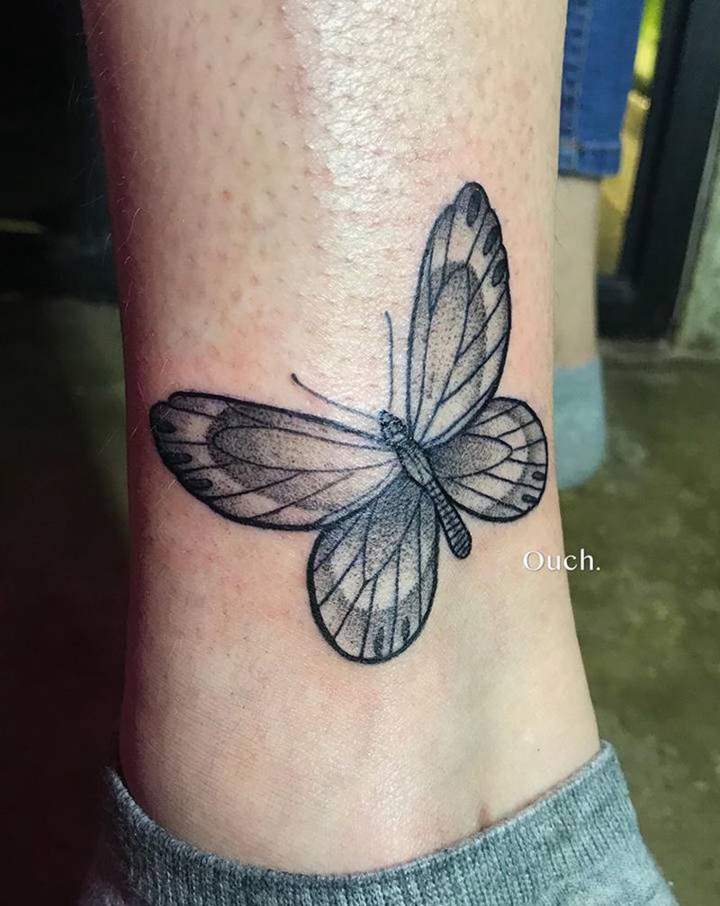 蝴蝶纹身图片_腿部纹身图案