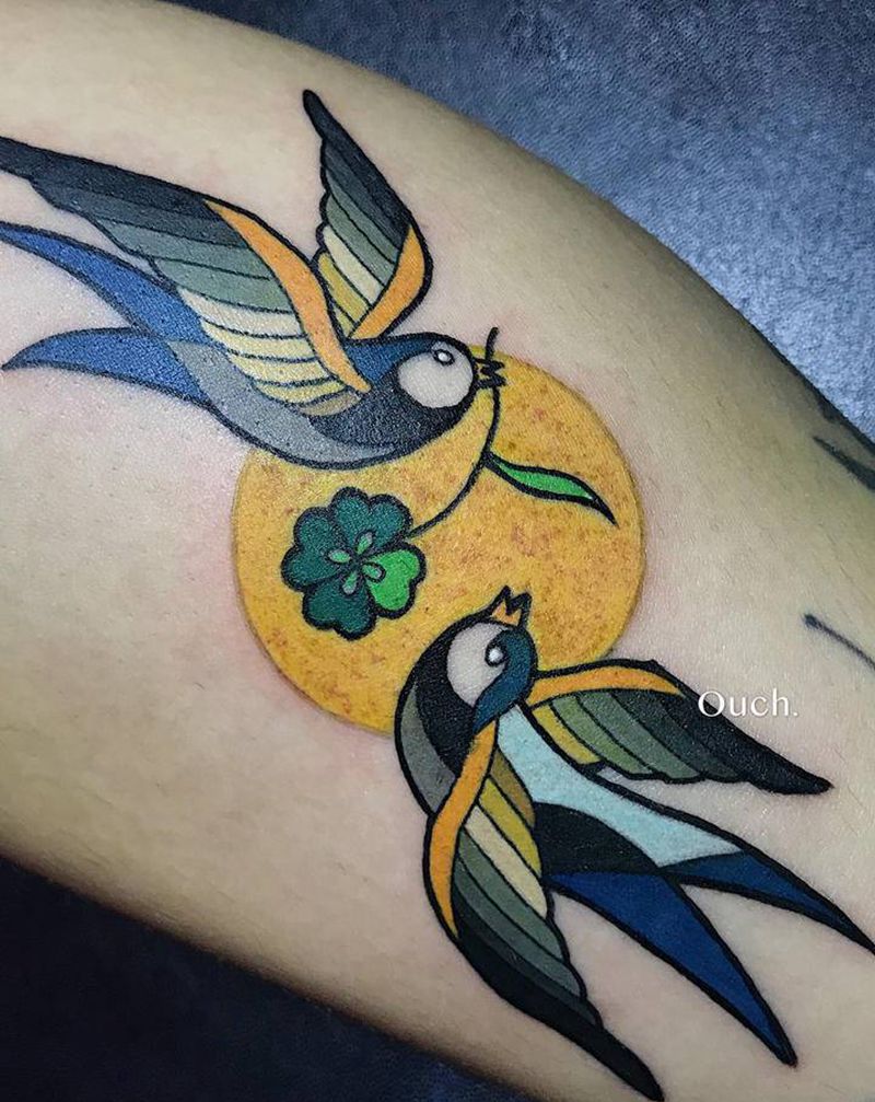 燕子纹身图片_腿部纹身图案