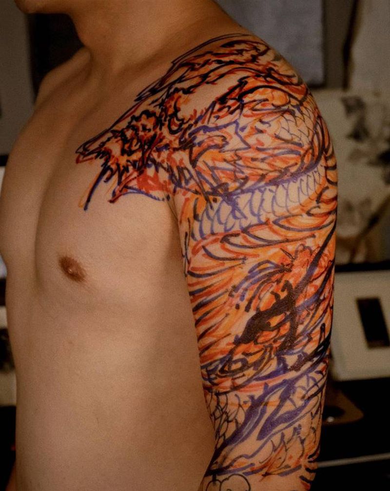 龍纹身图片_手臂新传统龙纹身图案