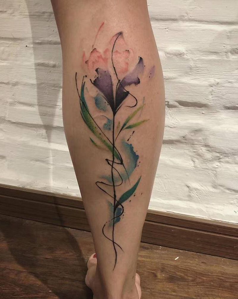 水彩风格纹身图片_腿部水彩纹身图案