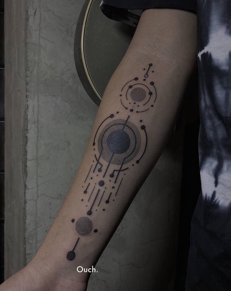 几何纹身图片_手臂点刺几何纹身图案