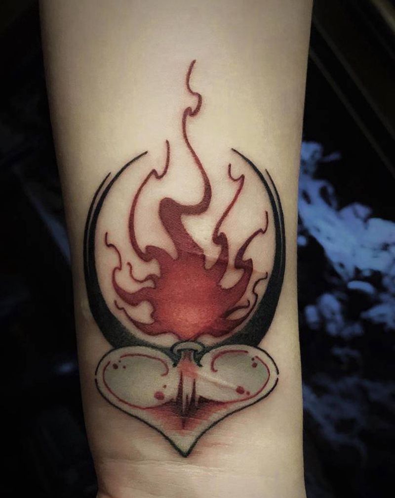爱心火苗纹身图片_手臂纹身图案