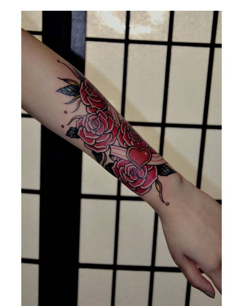 玫瑰纹身图片_手臂纹身图案