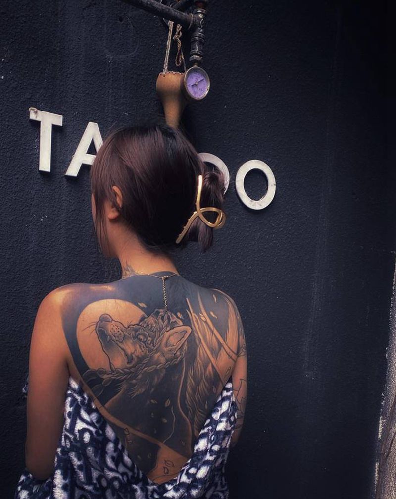 未完纹身图片_背部新传统纹身图案