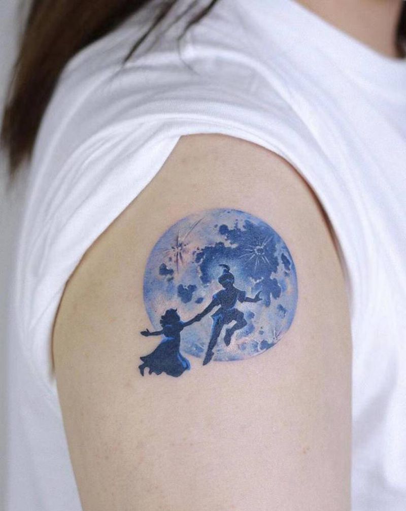 去月球纹身图片_手臂New School纹身图案