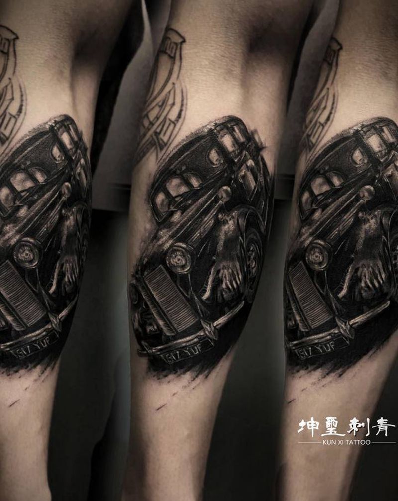 复古汽车纹身图片_手臂欧美写实纹身图案