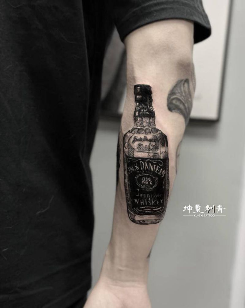 杰克丹尼纹身图片_手臂欧美写实纹身图案