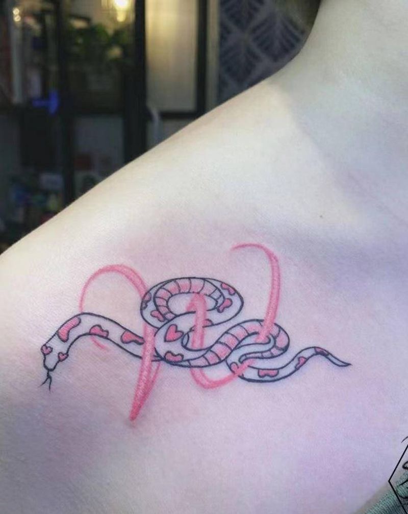 可可爱爱纹身图片_颈部New School纹身图案