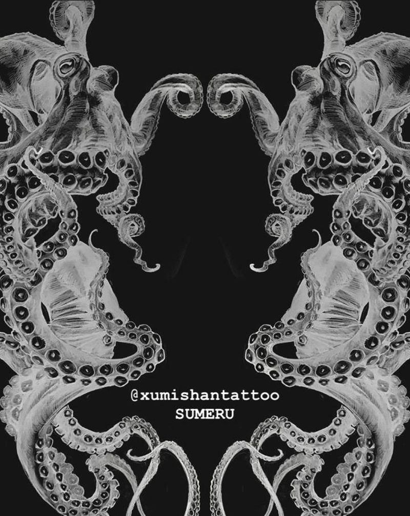 _八足巨物纹身图片_腰部臀部新传统欧美写实纹身图案