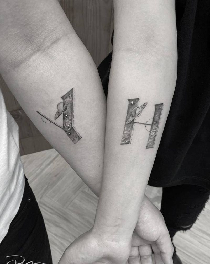 单针情侣纹身纹身图片_点刺欧美写实纹身图案