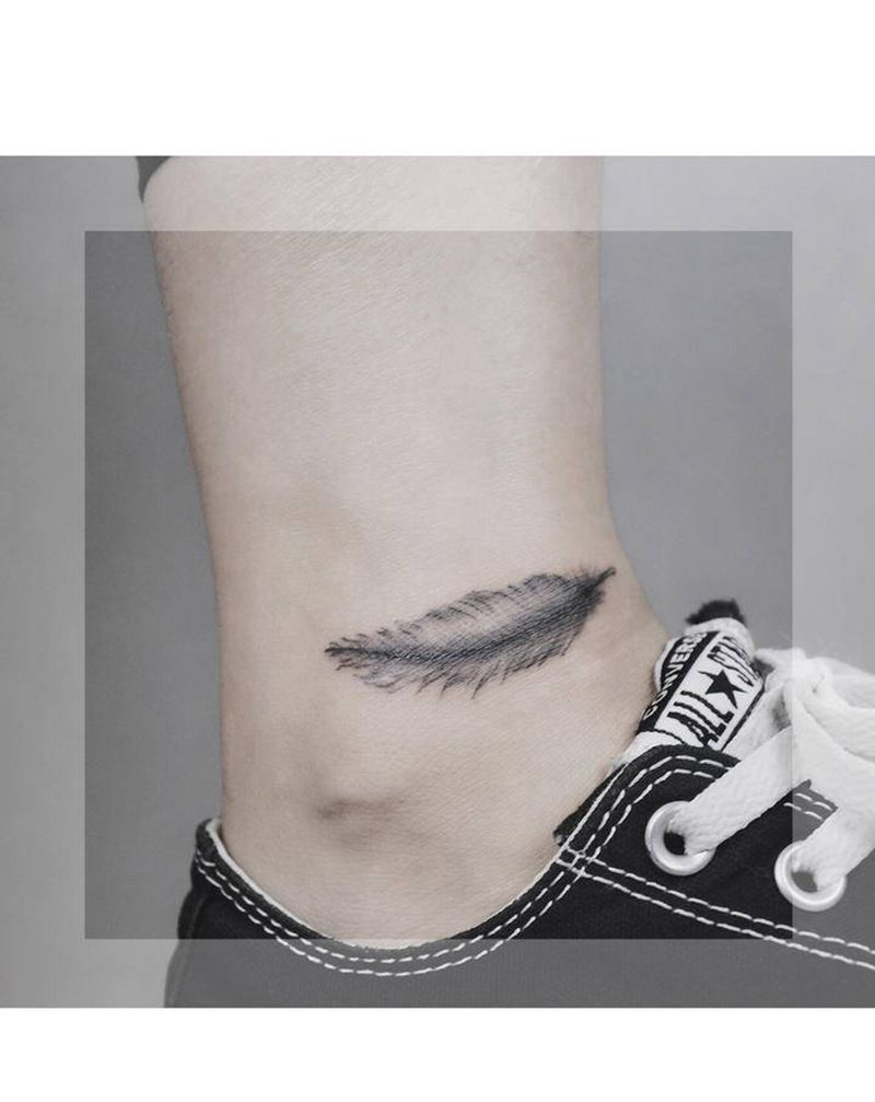 羽毛纹身图片_脚部点刺纹身图案