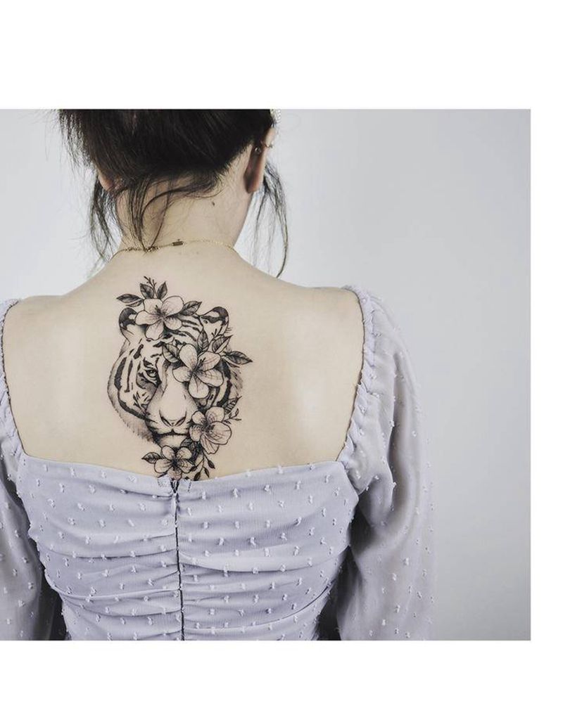 老虎纹身图片_背部纹身图案