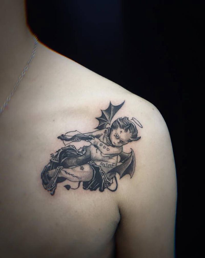 恶魔天使纹身图片_肩部点刺纹身图案