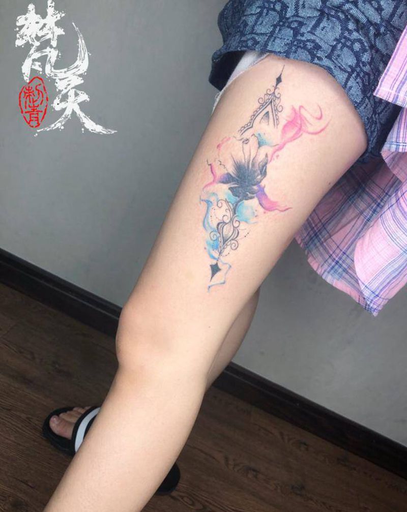 水彩遮盖纹身图片_腿部脚部水彩几何纹身图案