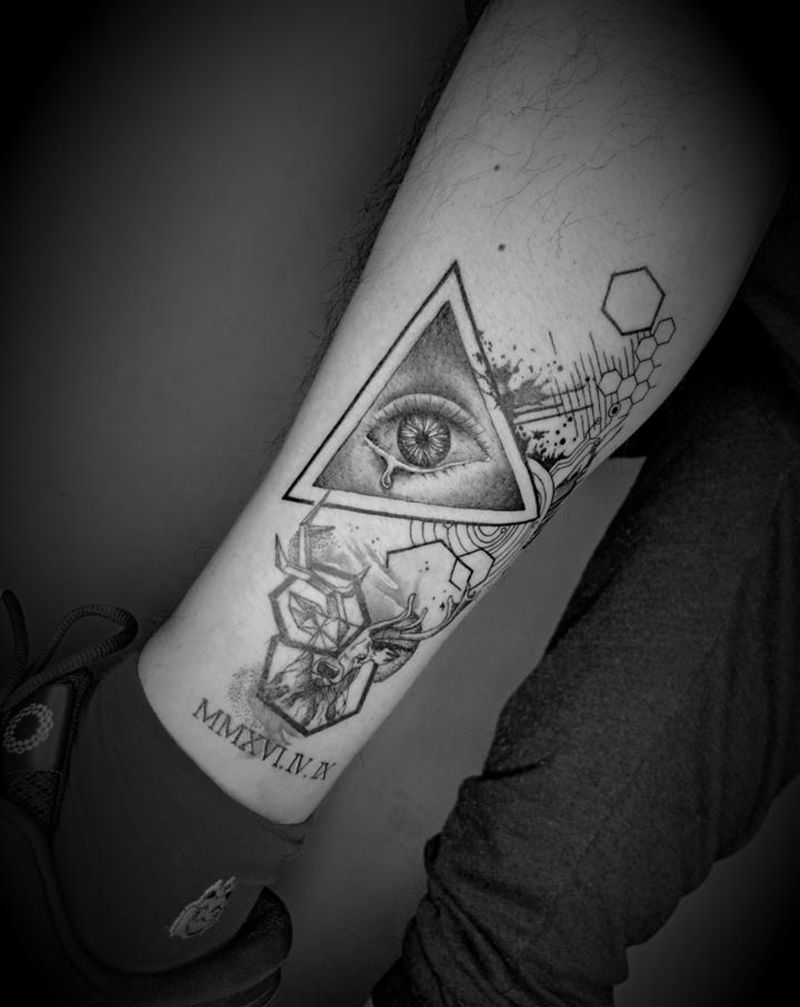 花腿添加纹身图片_腿部手部欧美写实几何鹿角上帝之眼几何纹身图案