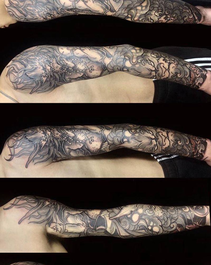 黑灰传统花臂纹身图片_手部新传统纹身图案