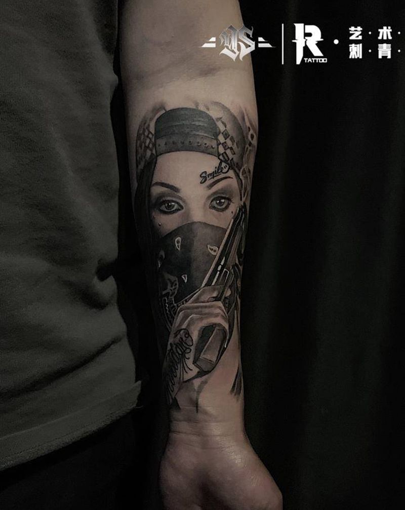 匪帮girl纹身图片_手臂欧美写实纹身图案