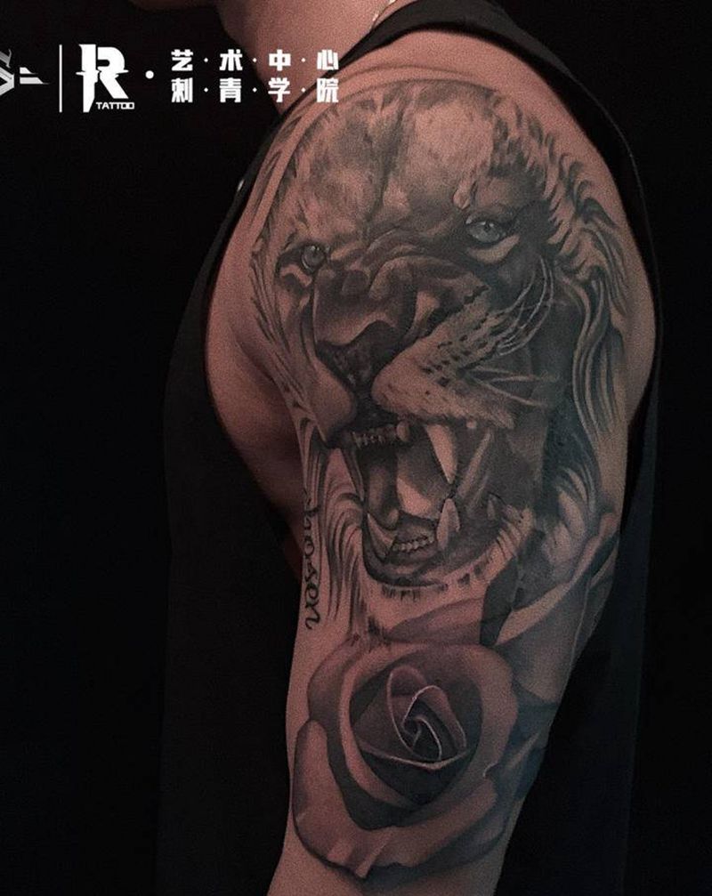写实狮子玫瑰纹身图片_欧美写实纹身图案