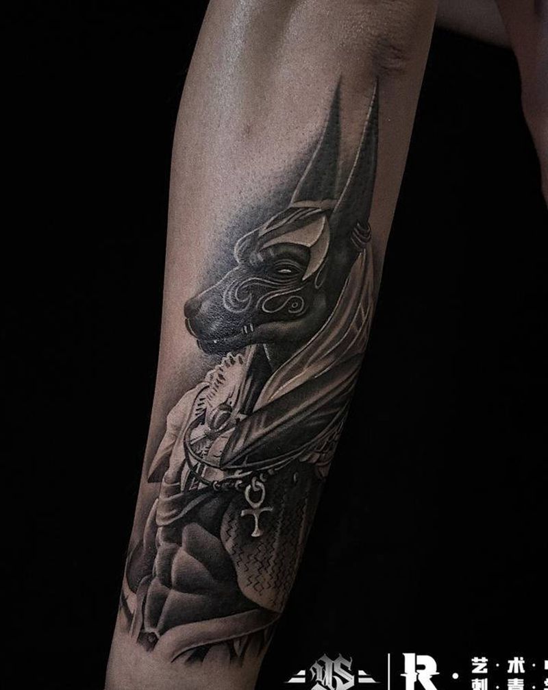 阿努比斯，背景未做纹身图片_手臂欧美写实纹身图案