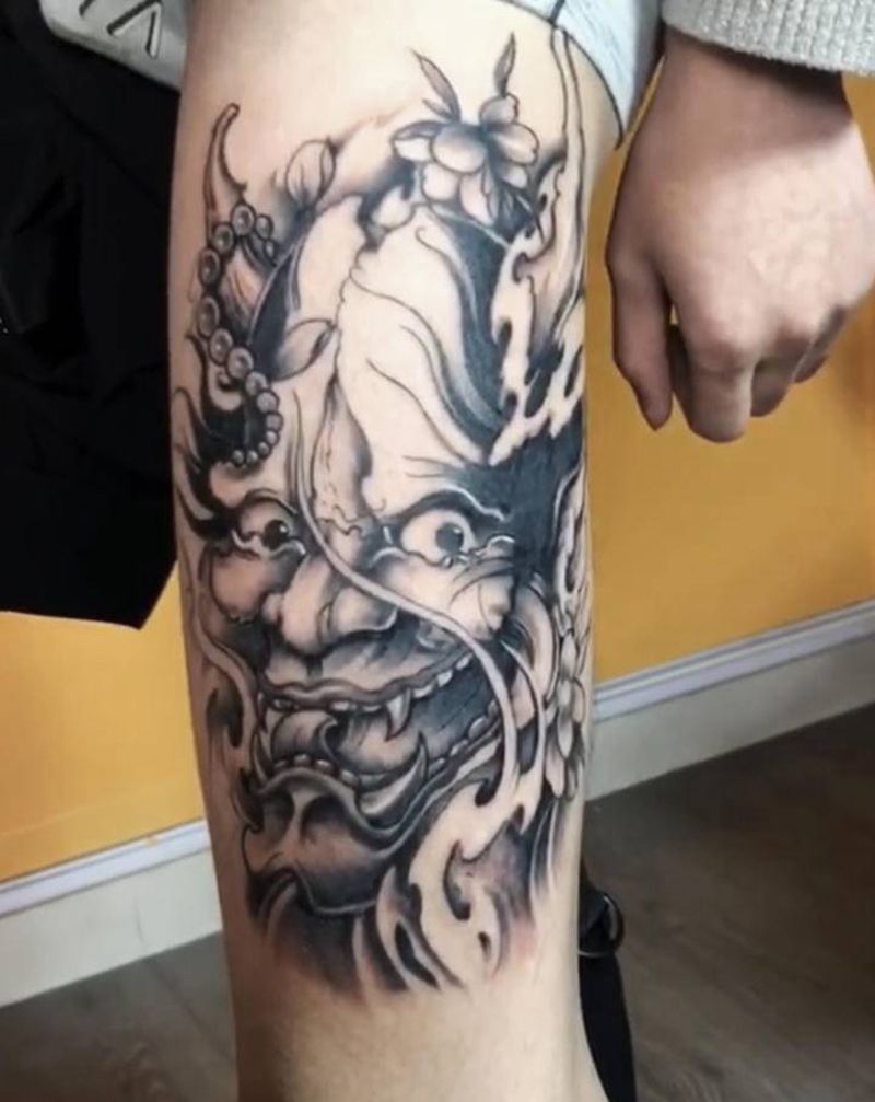 般若纹身图片_腿部新传统纹身图案