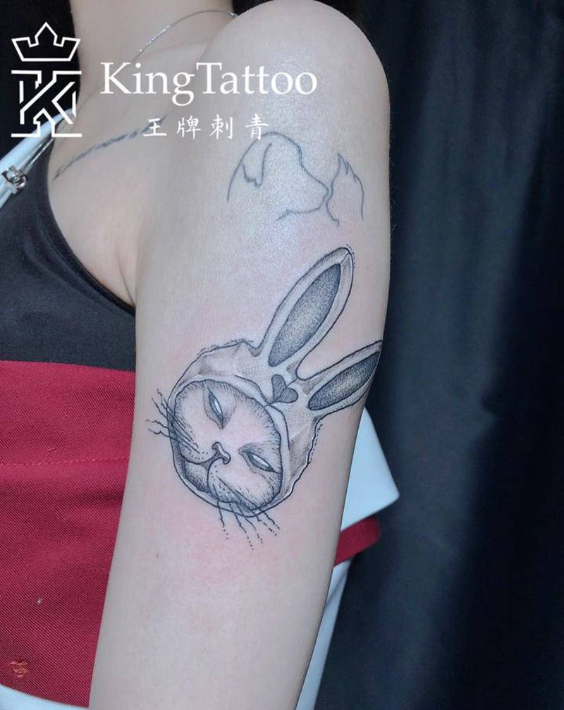 暗黑小兔子纹身图片_手臂手部点刺兔子纹身图案