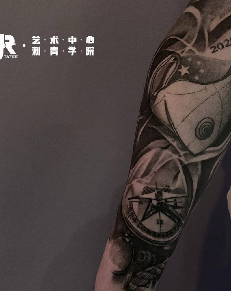 Poker face纹身图片_手臂欧美写实纹身图案