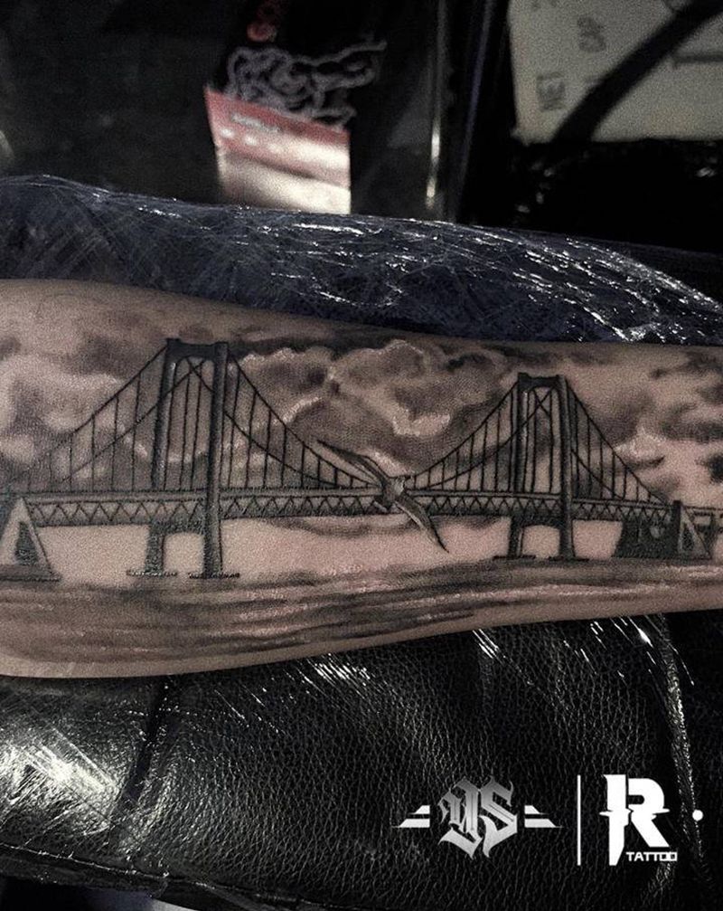 大连星海湾大桥纹身图片_手臂欧美写实纹身图案