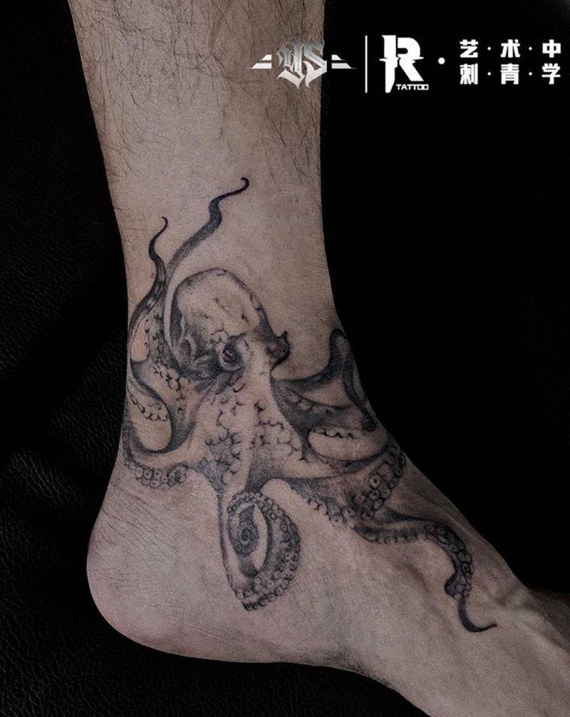 章鱼纹身图片_脚部欧美写实纹身图案