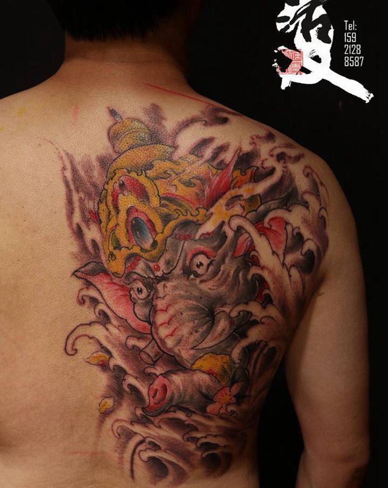 传统象神纹身图片_背部肩部新传统纹身图案
