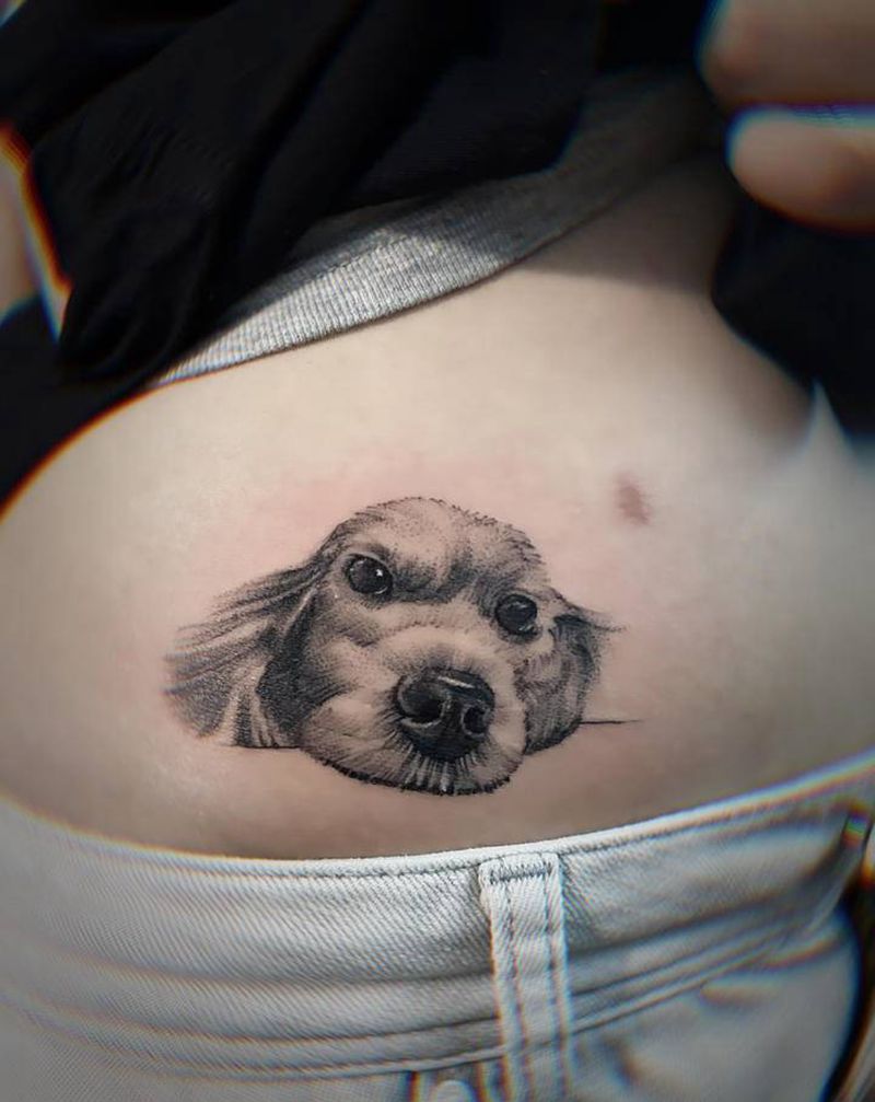 dog纹身图片_腹部点刺纹身图案