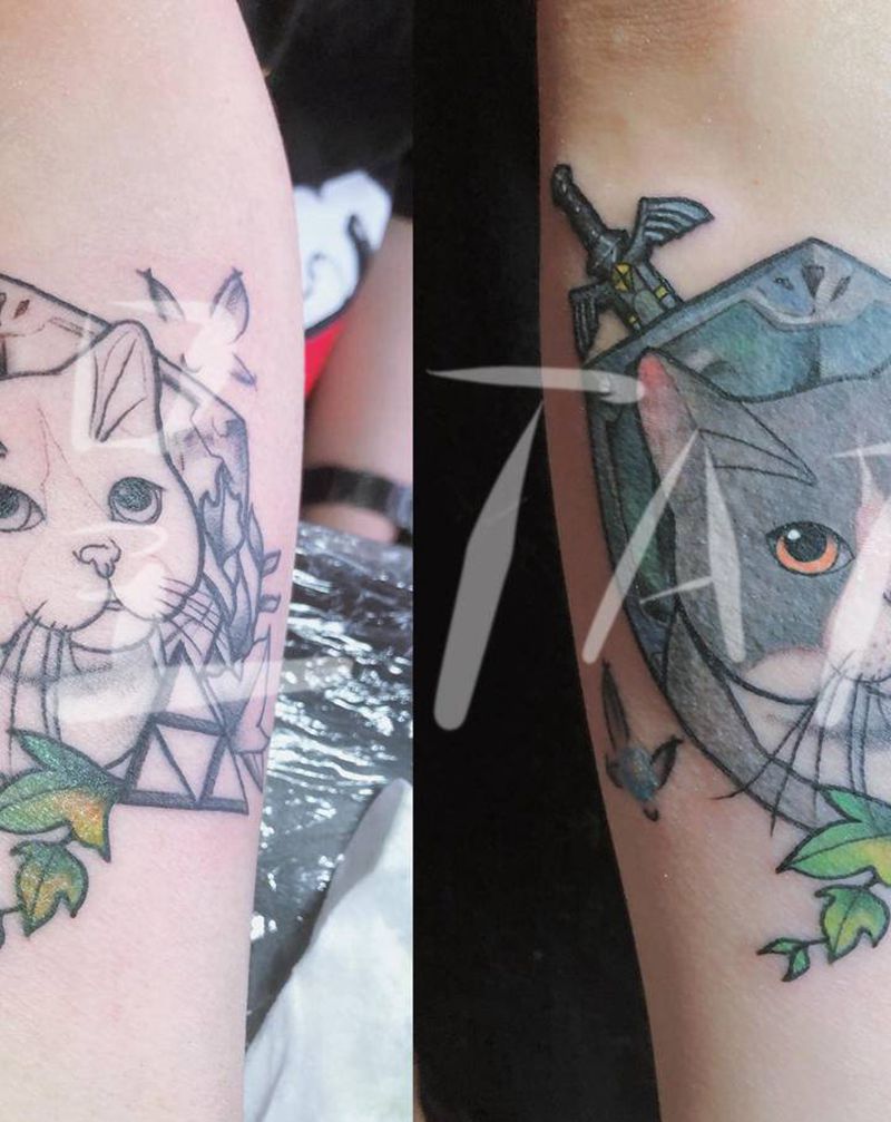 最爱的猫和最爱的游戏纹身图片_手臂Old School原创彩色宠物纹身图案