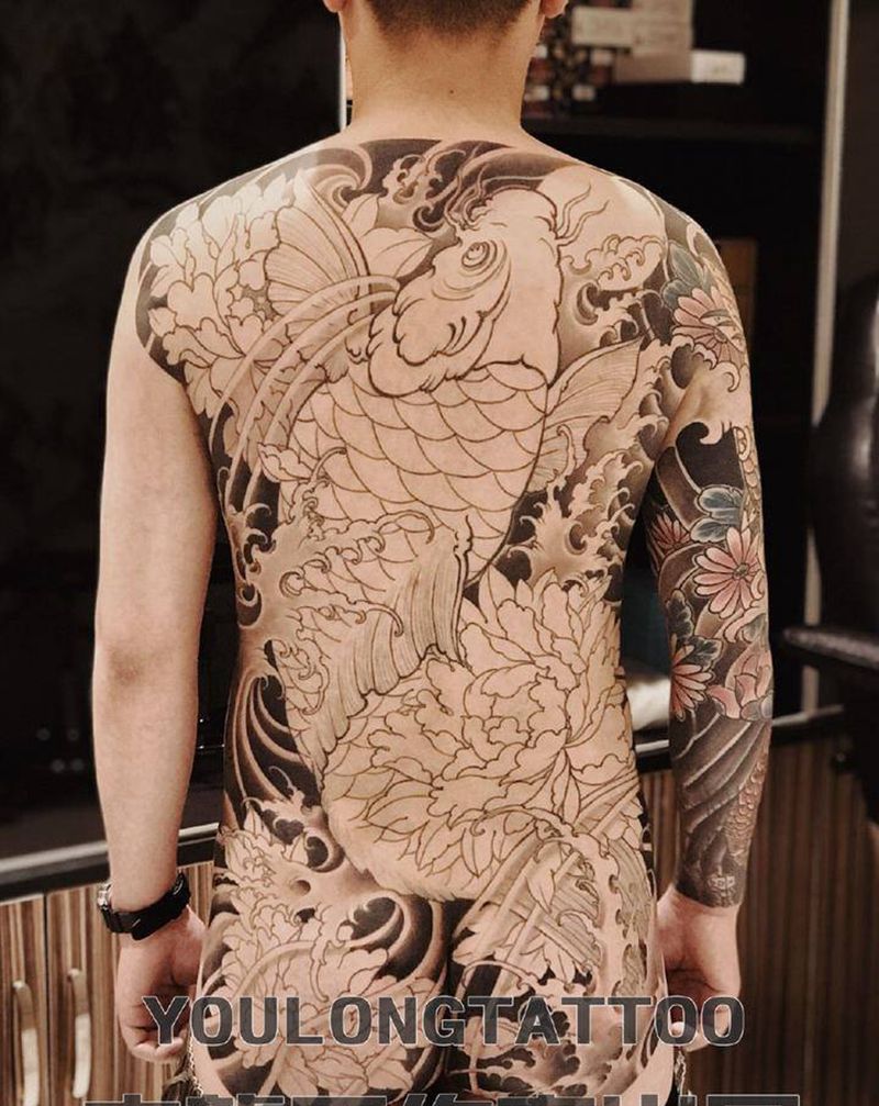 鲤鱼纹身图片_新传统纹身图案