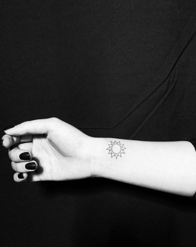 小清新纹身图片_手部颈部纹身图案