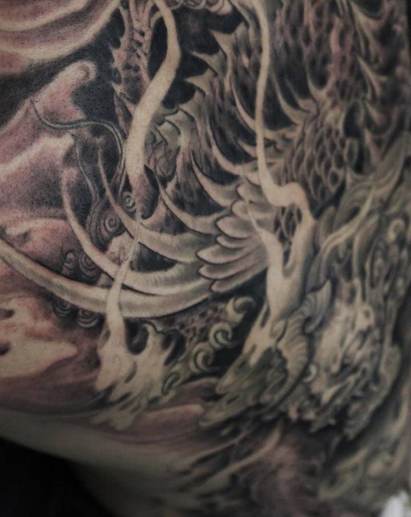 貔貅纹身图片_背部新传统纹身图案