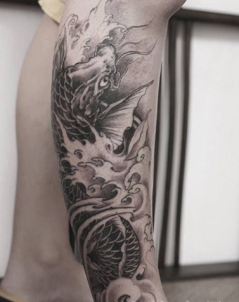 鲤鱼纹身图片_新传统纹身图案