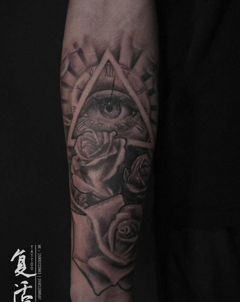 欧美玫瑰上帝之眼纹身图片_手部欧美写实纹身图案