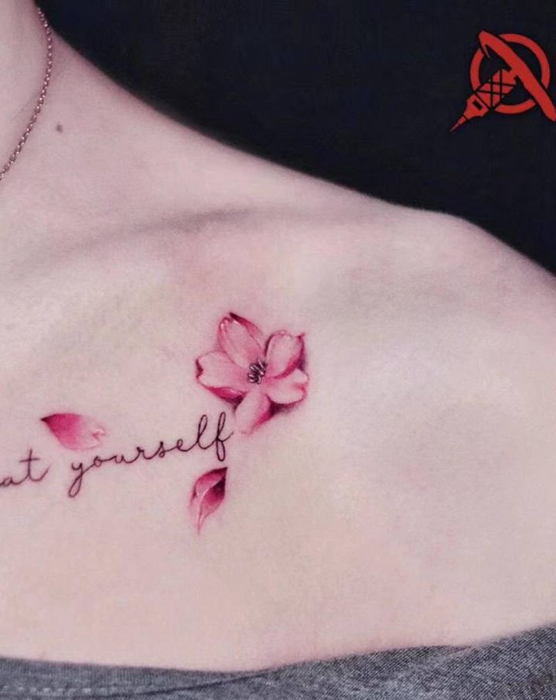 樱花纹身图片_肩部胸部水彩樱花花锁骨纹身图案