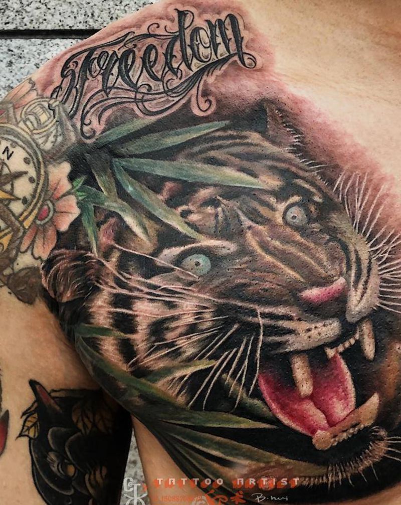 老虎纹身图片_胸部欧美写实纹身图案