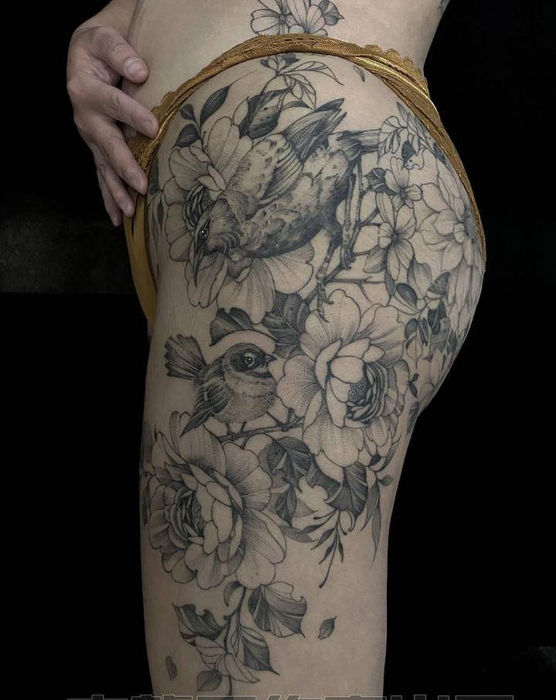 素花纹身图片_臀部点刺纹身图案