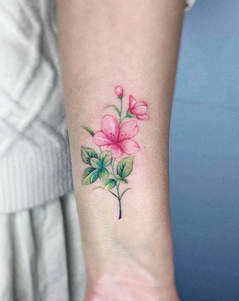 水彩小花儿纹身图片_手臂水彩纹身图案