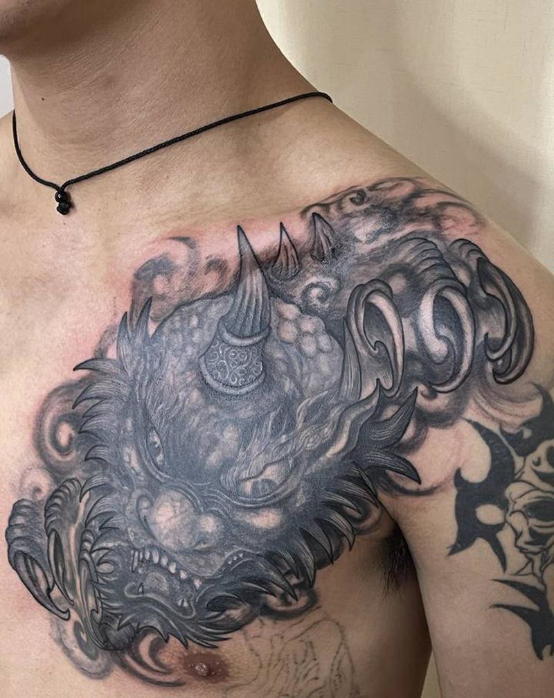 临摹纹身图片_胸部新传统纹身图案