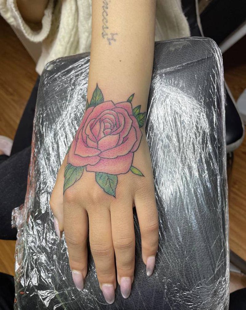 玫瑰花纹身图片_手部纹身图案