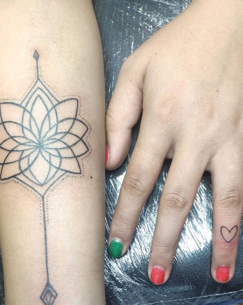 小图纹身图片_手部纹身图案