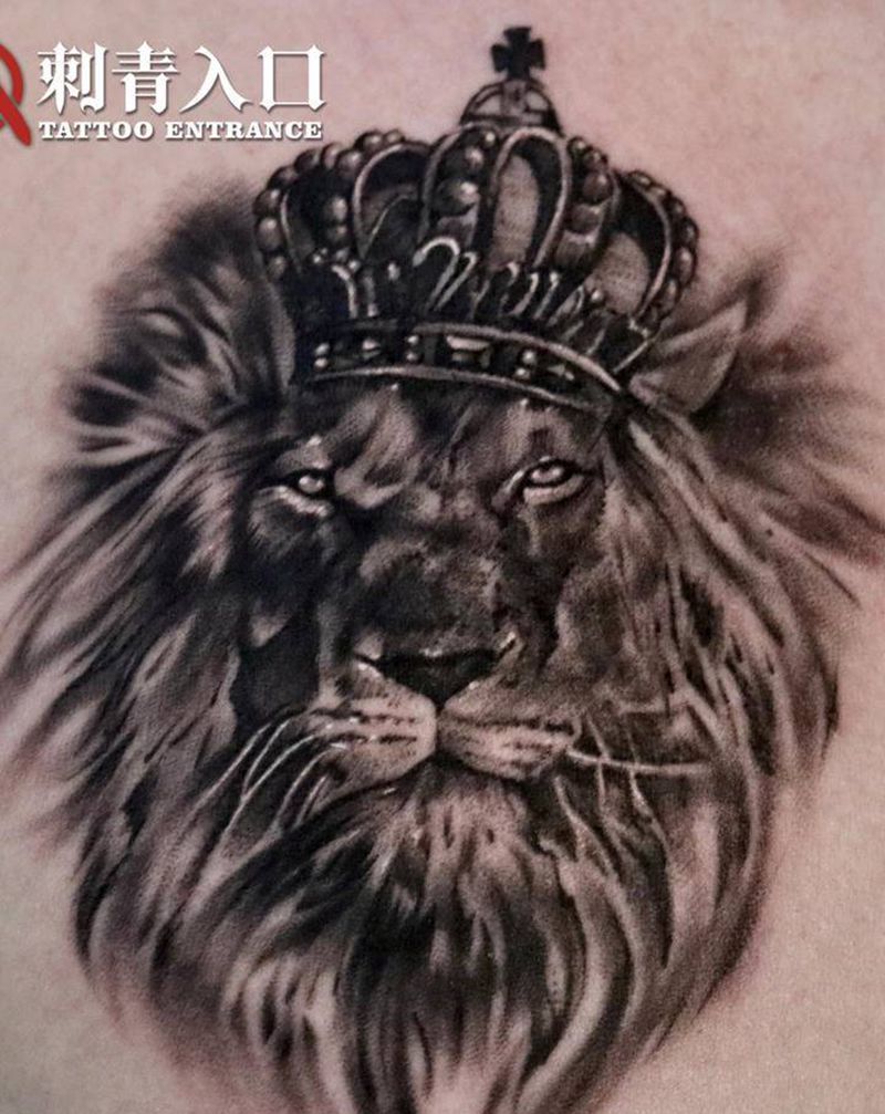 狮子王纹身图片_胸部欧美写实狮子胸口狮子头纹身图案